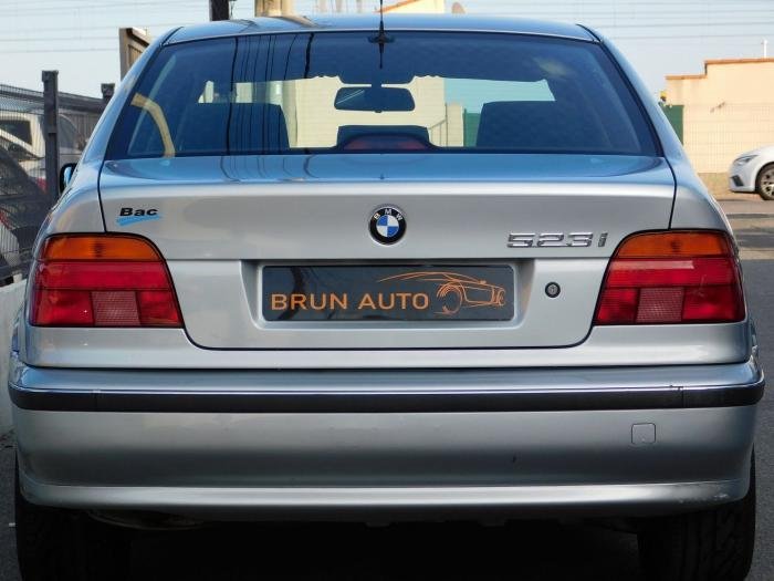 BMW Série 5 - Photo 8