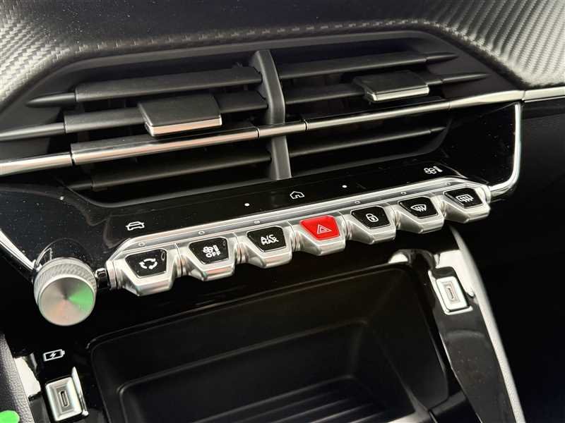 Peugeot 208 - Photo 11