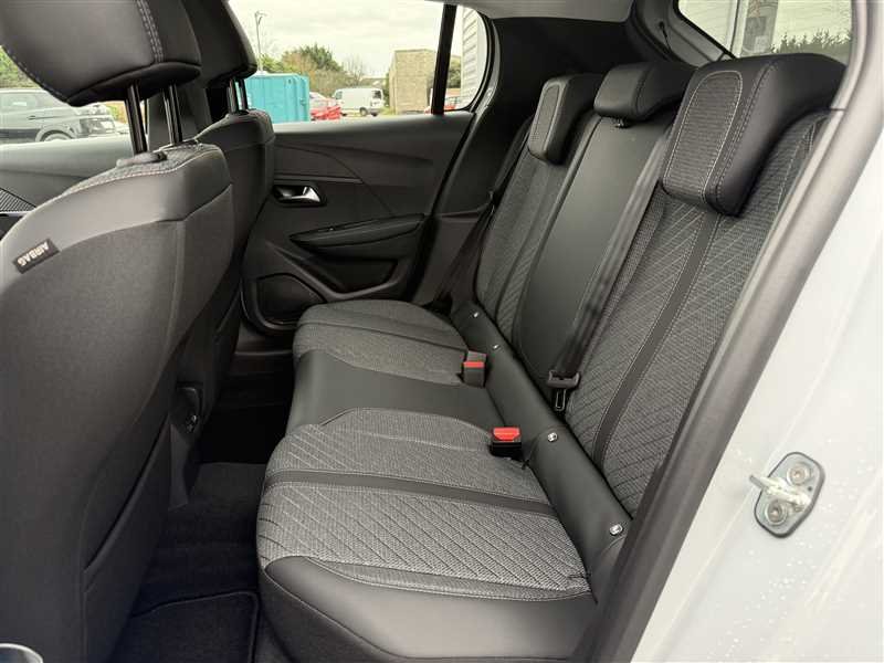 Peugeot 208 - Photo 13