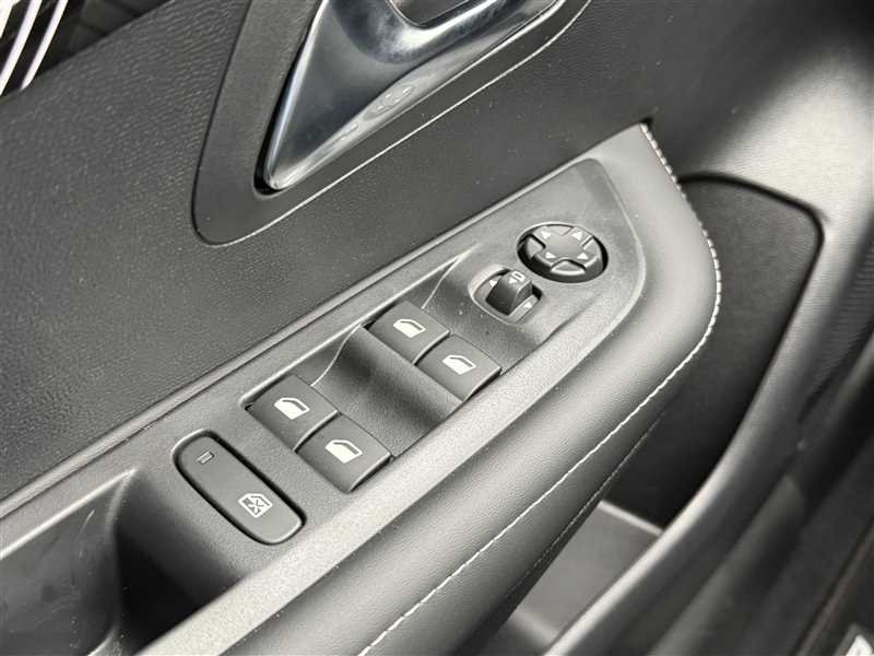 Peugeot 208 - Photo 7