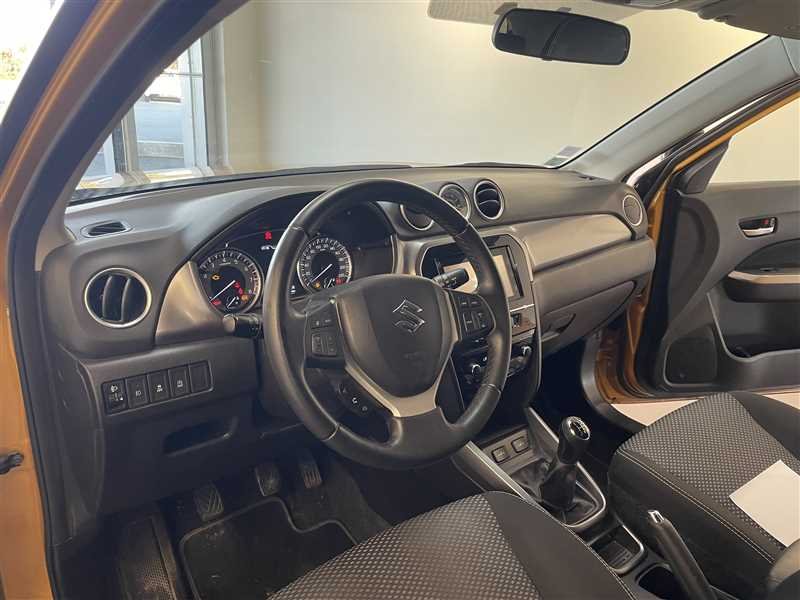 Suzuki Vitara - Photo 12