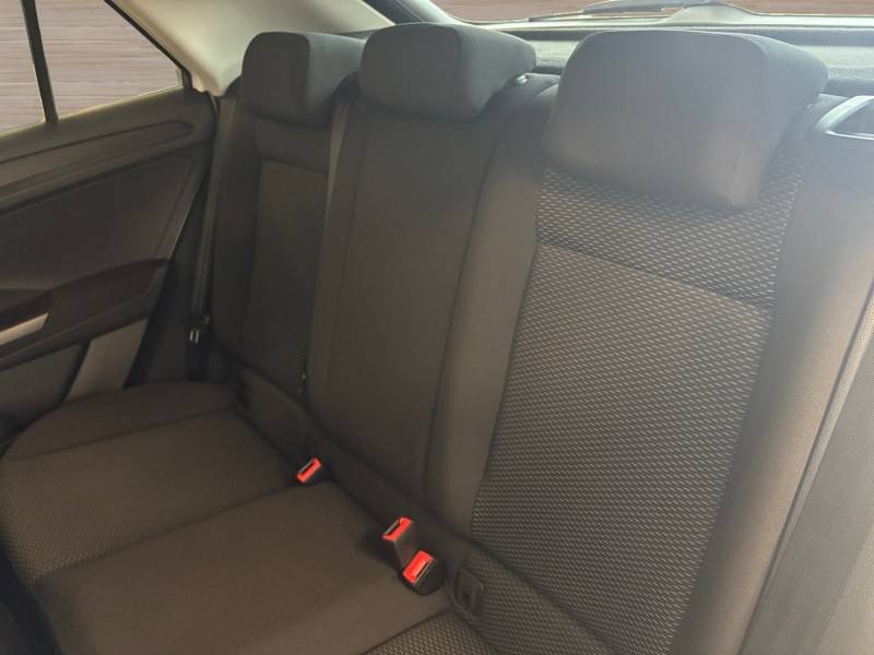 Volkswagen T-Roc - Photo 13