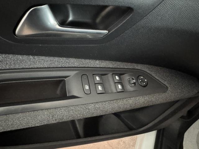 Peugeot 3008 - Photo 14