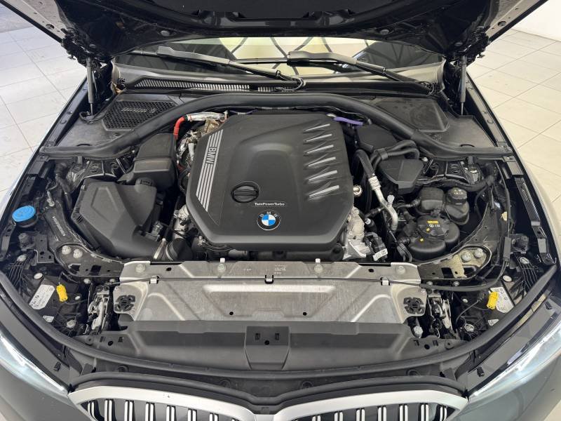 BMW Série 3 - Photo 22