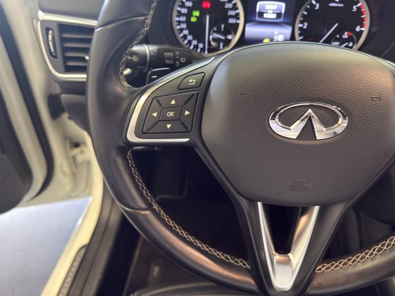 Infiniti Q30 - Photo 16