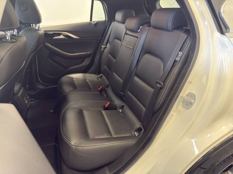 Infiniti Q30 - Photo 30