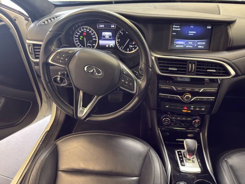 Infiniti Q30 - Photo 31