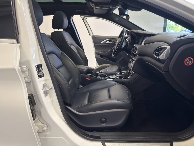 Infiniti Q30 - Photo 35