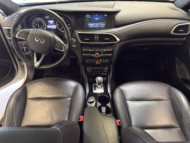 Infiniti Q30 - Photo 36