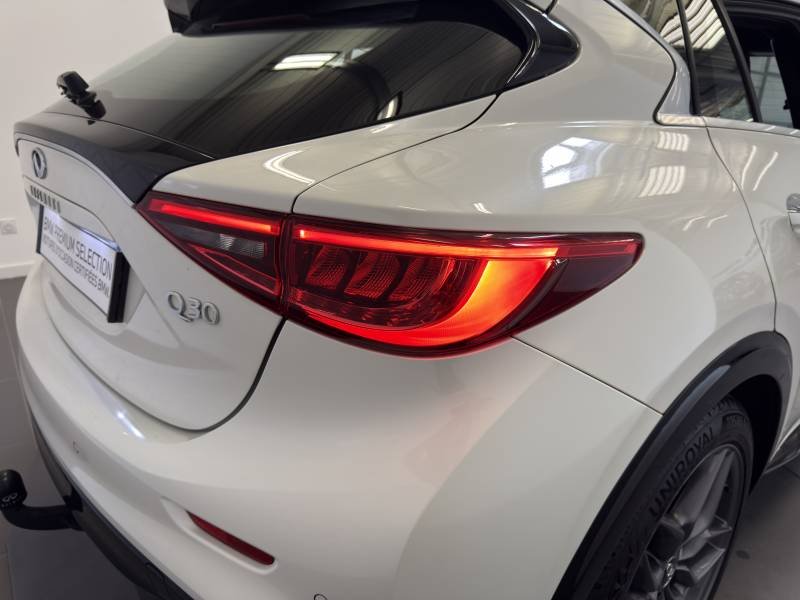 Infiniti Q30 - Photo 41