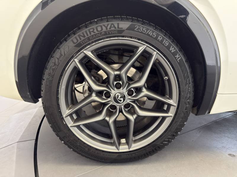 Infiniti Q30 - Photo 45