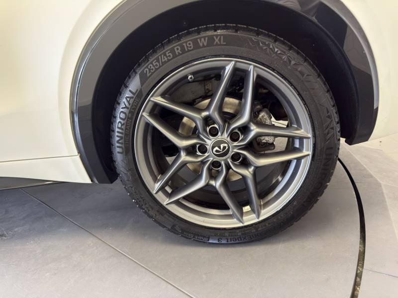 Infiniti Q30 - Photo 46