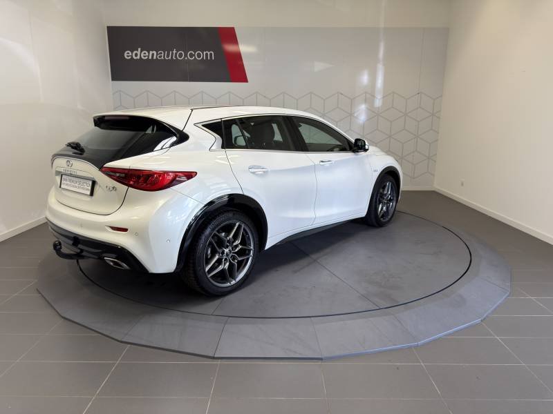 Infiniti Q30 - Photo 5
