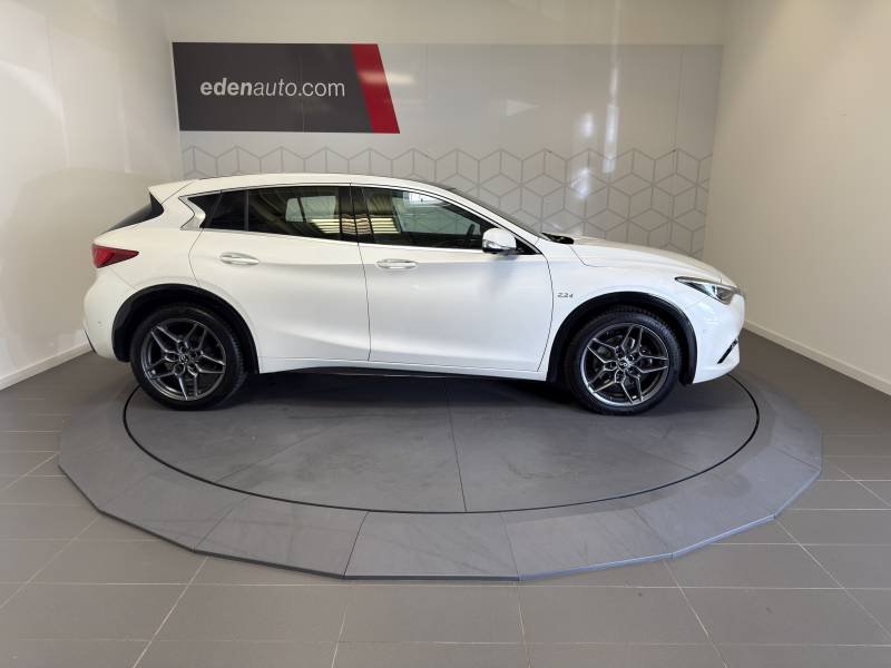 Infiniti Q30 - Photo 6