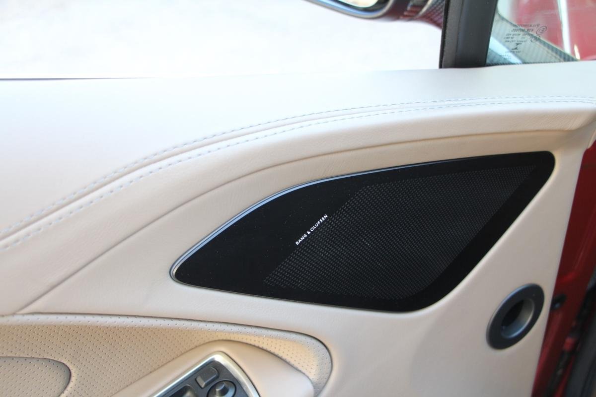 Aston Martin Vanquish - Photo 16