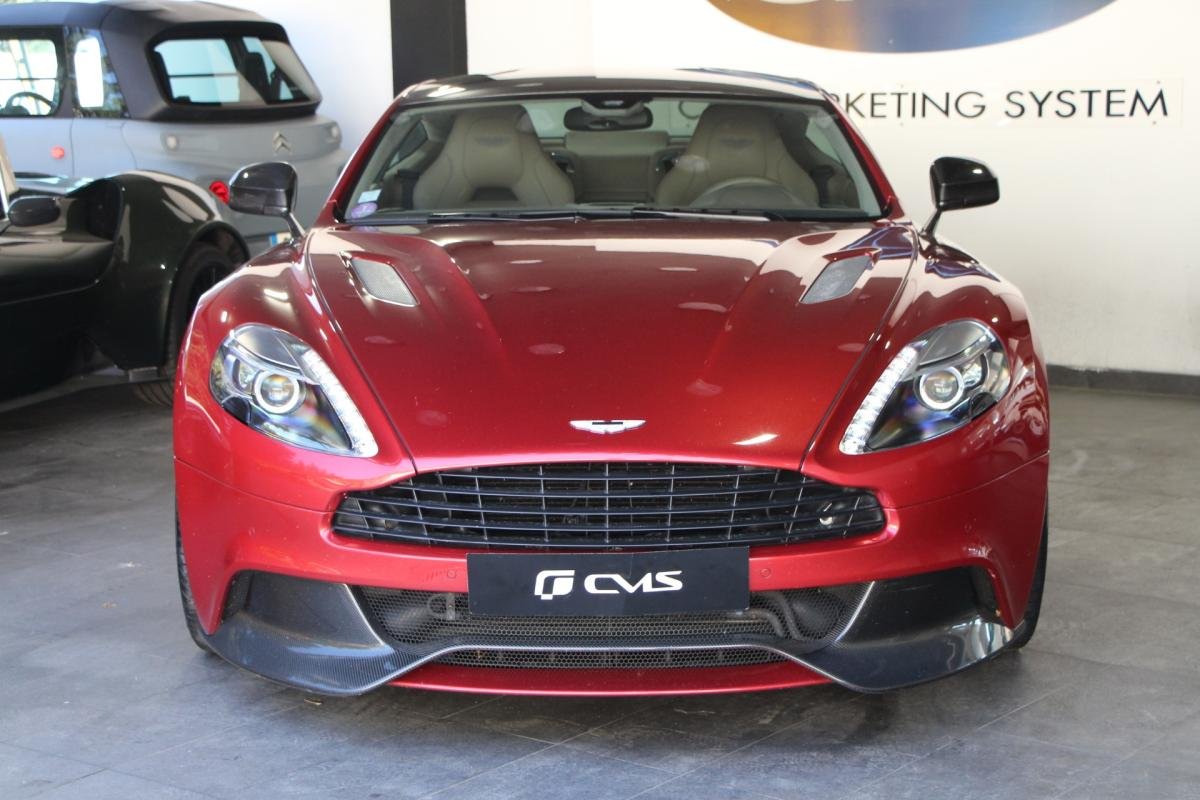 Aston Martin Vanquish - Photo 2