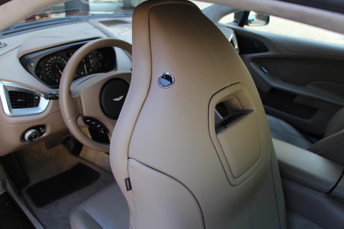 Aston Martin Vanquish - Photo 27