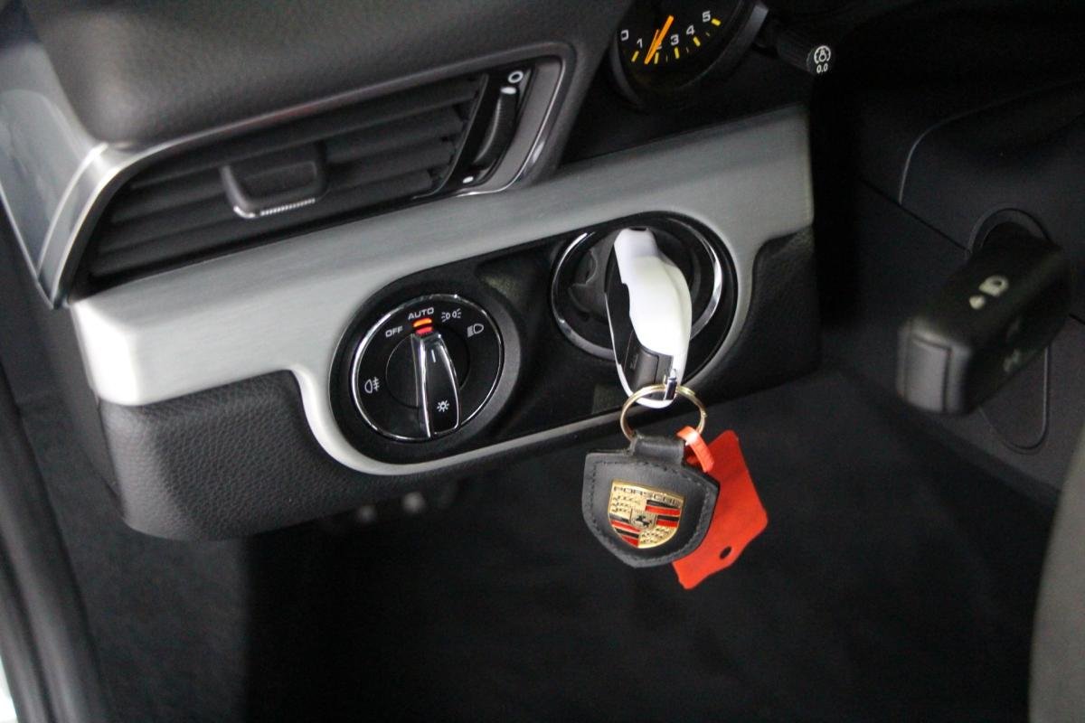 Porsche 911 - Photo 14