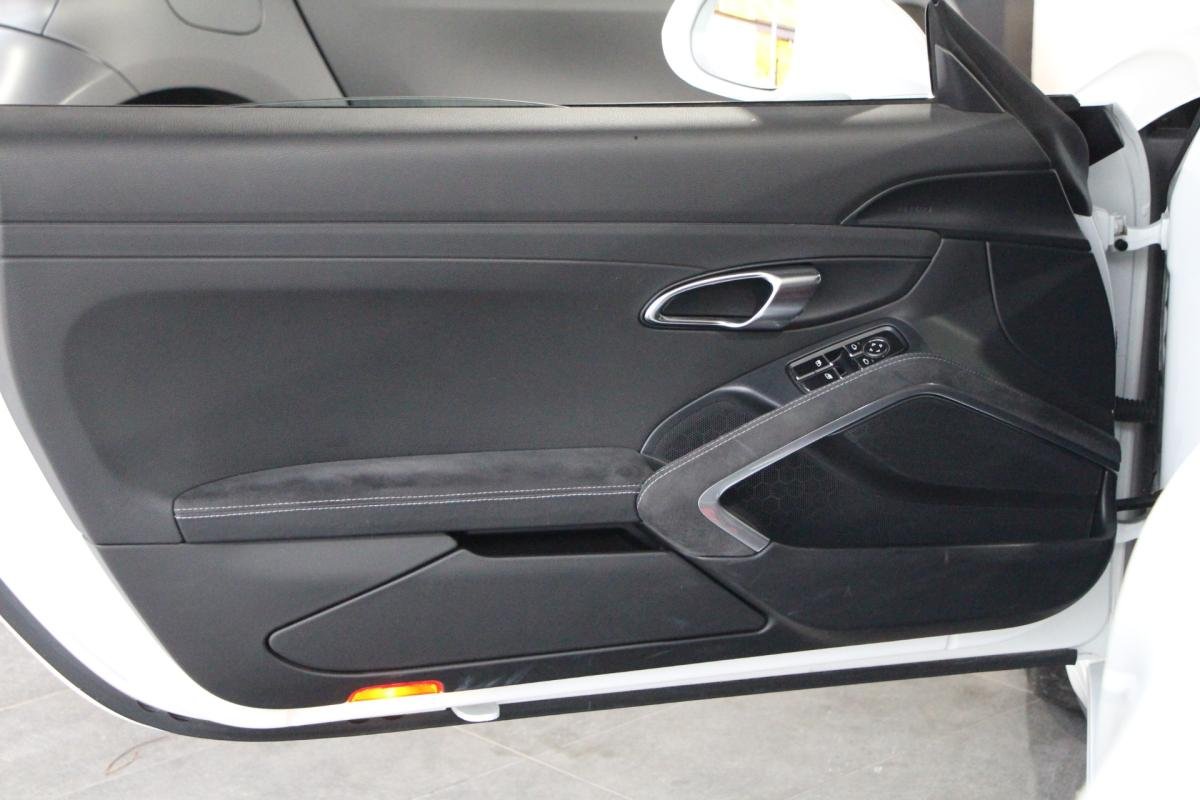 Porsche 911 - Photo 21
