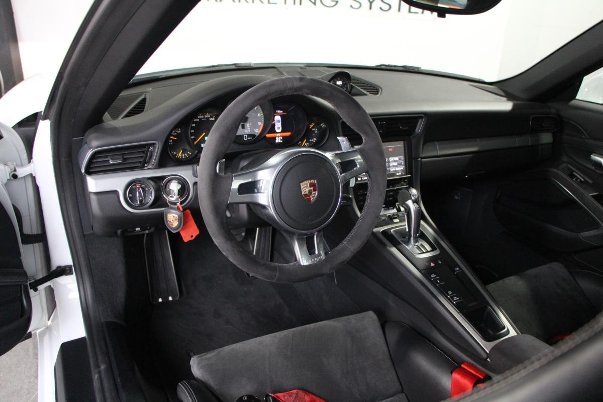 Porsche 911 - Photo 8