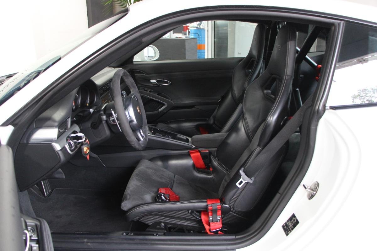 Porsche 911 - Photo 9