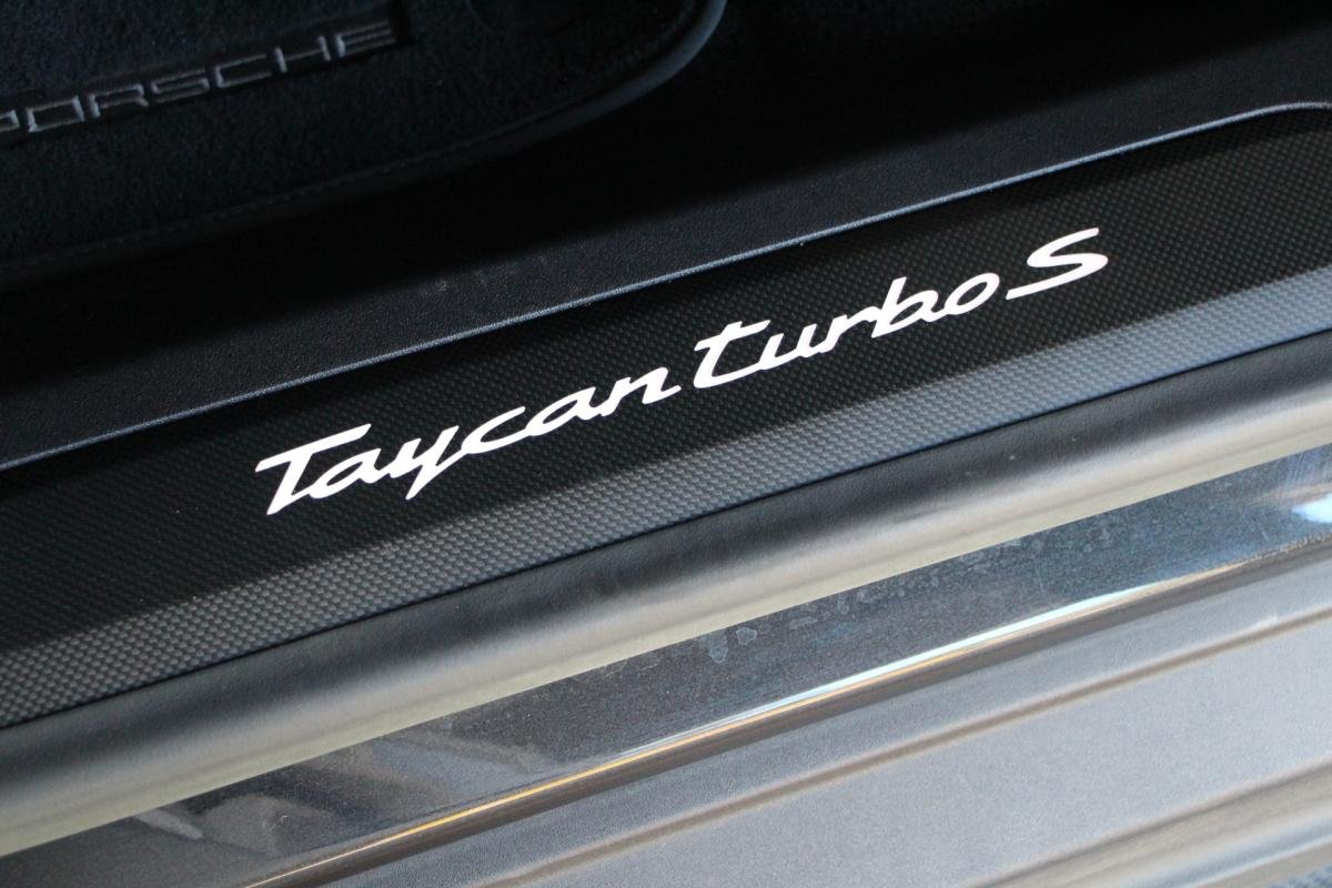 Porsche taycan - Photo 15