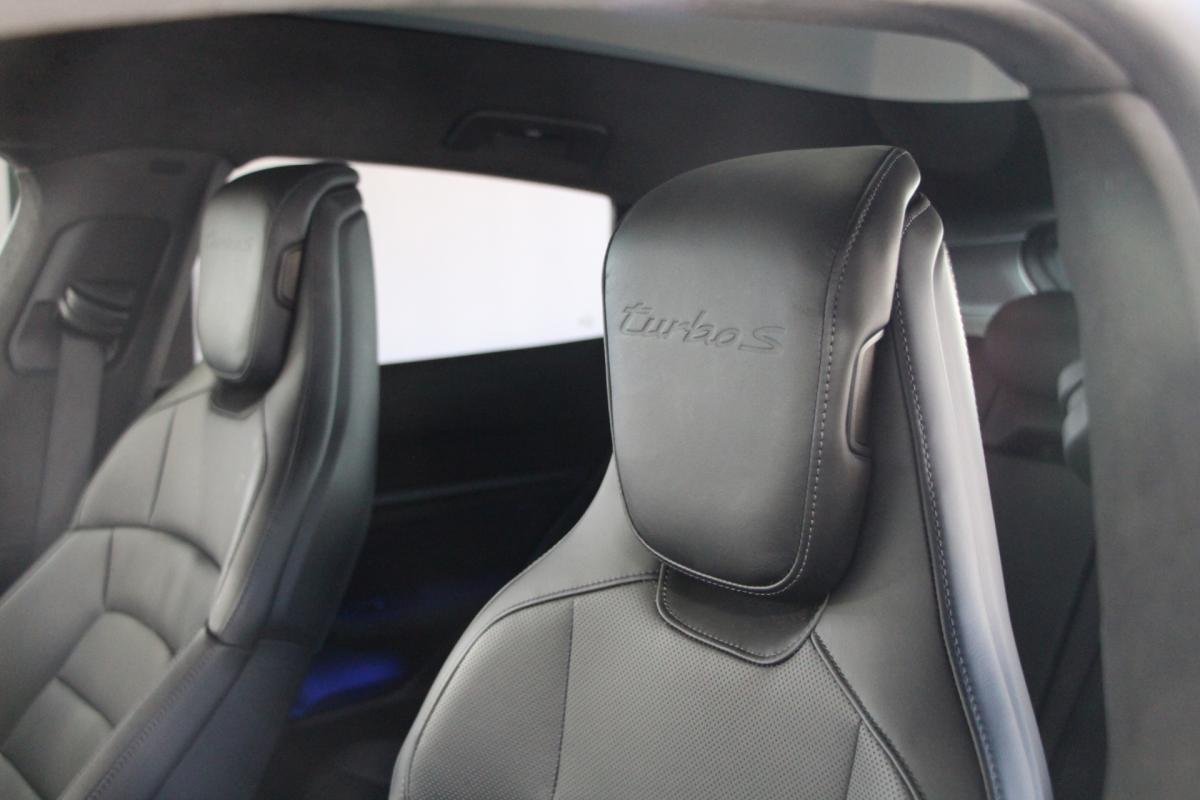 Porsche taycan - Photo 17