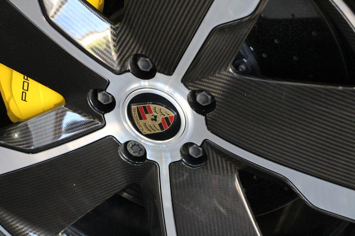 Porsche taycan - Photo 9