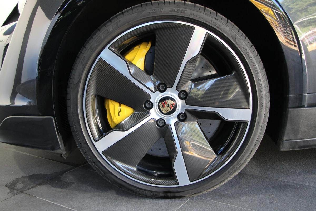 Porsche taycan - Photo 10