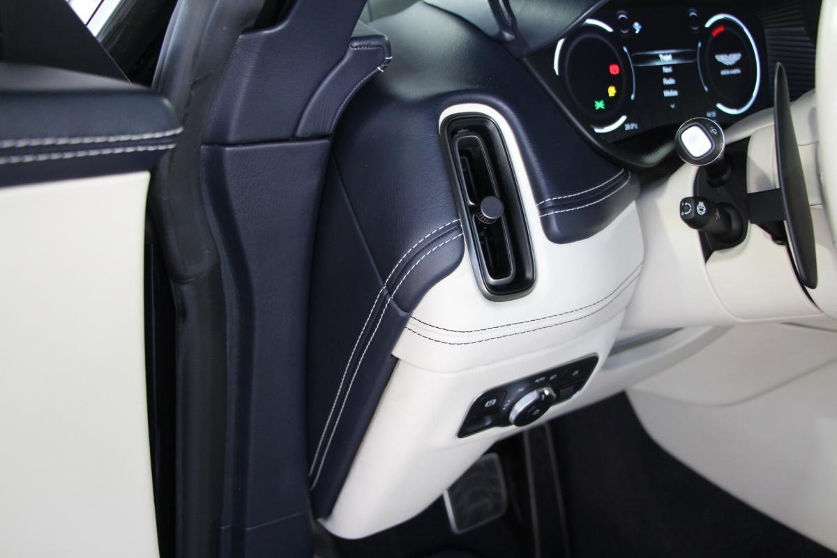Aston Martin DBX - Photo 19