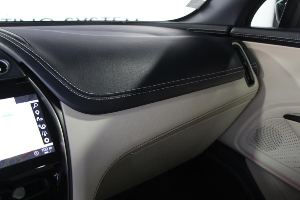 Aston Martin DBX - Photo 21