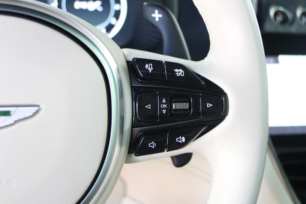 Aston Martin DBX - Photo 23