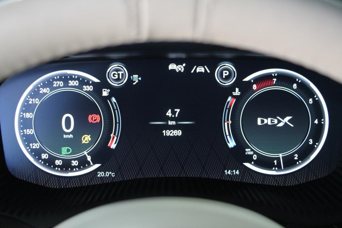 Aston Martin DBX - Photo 26