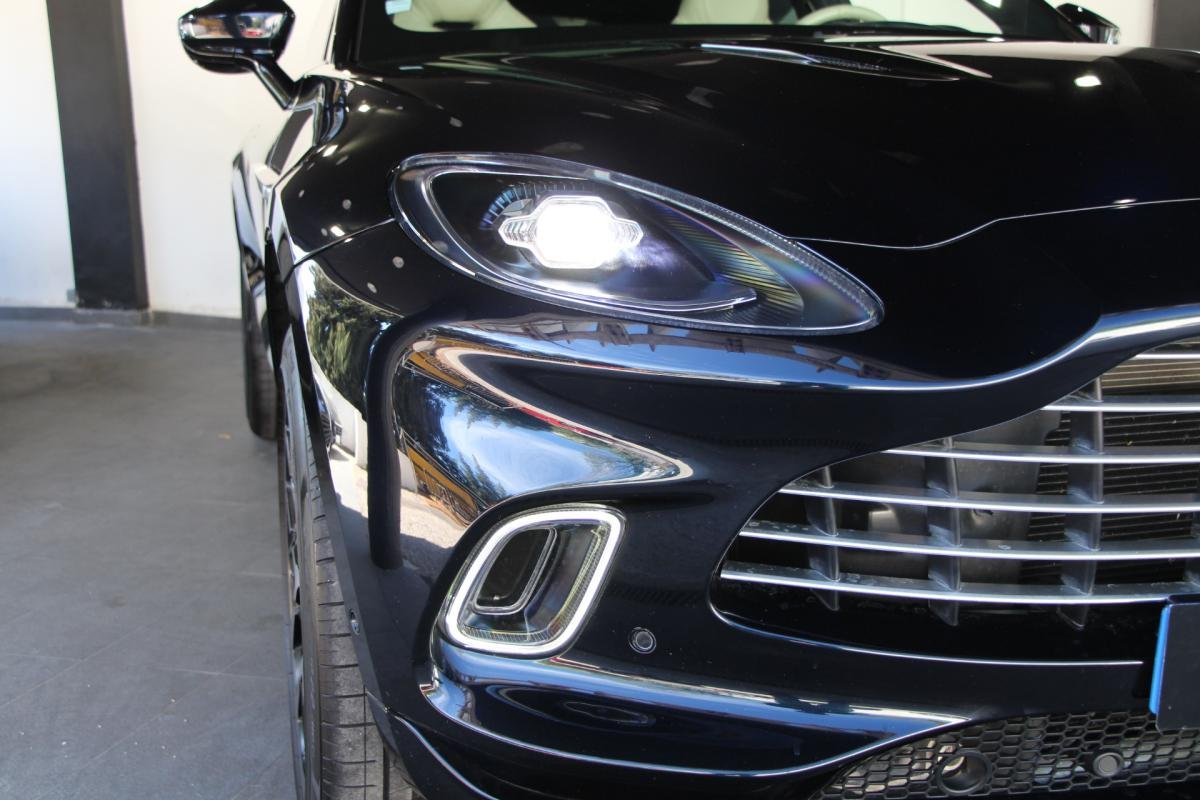 Aston Martin DBX - Photo 3