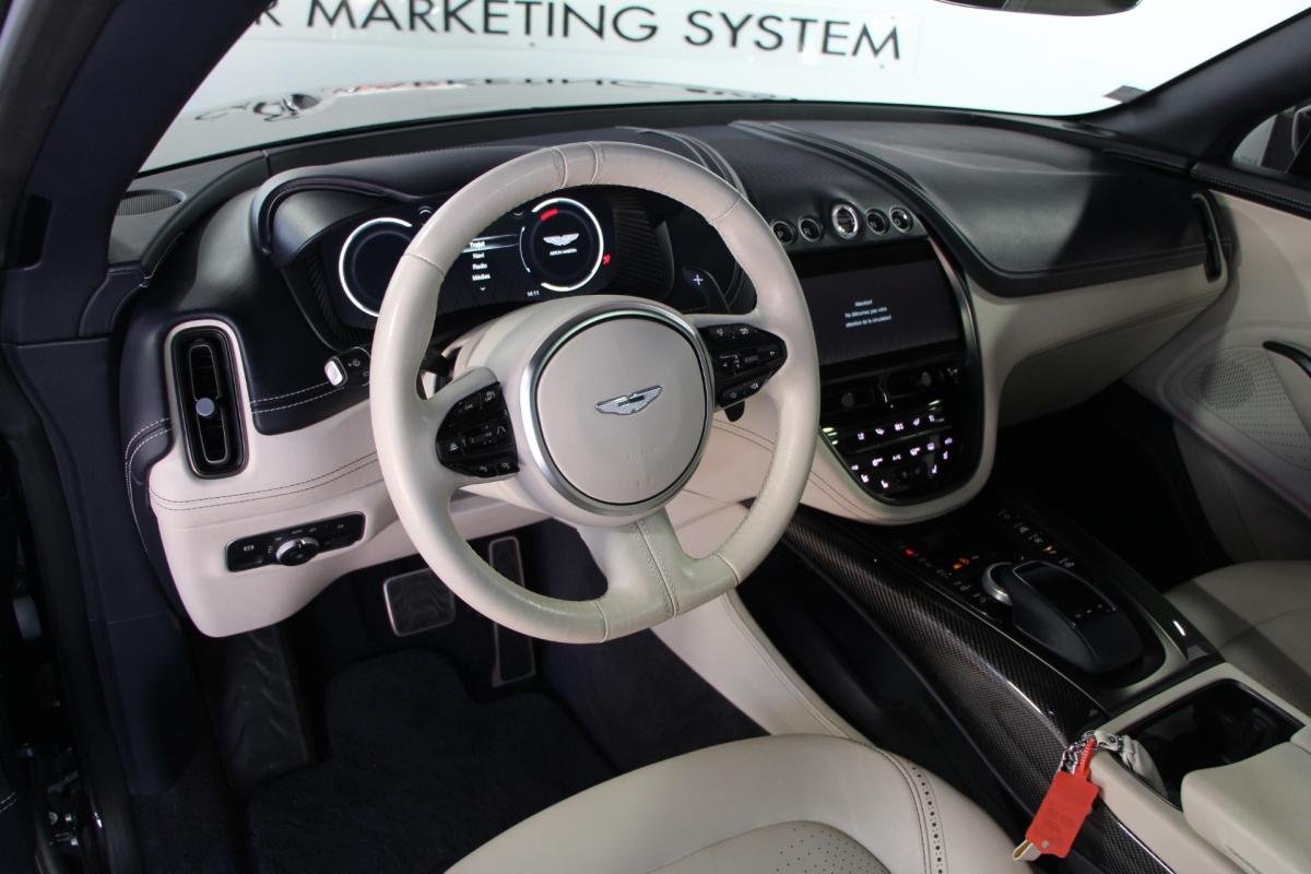 Aston Martin DBX - Photo 9