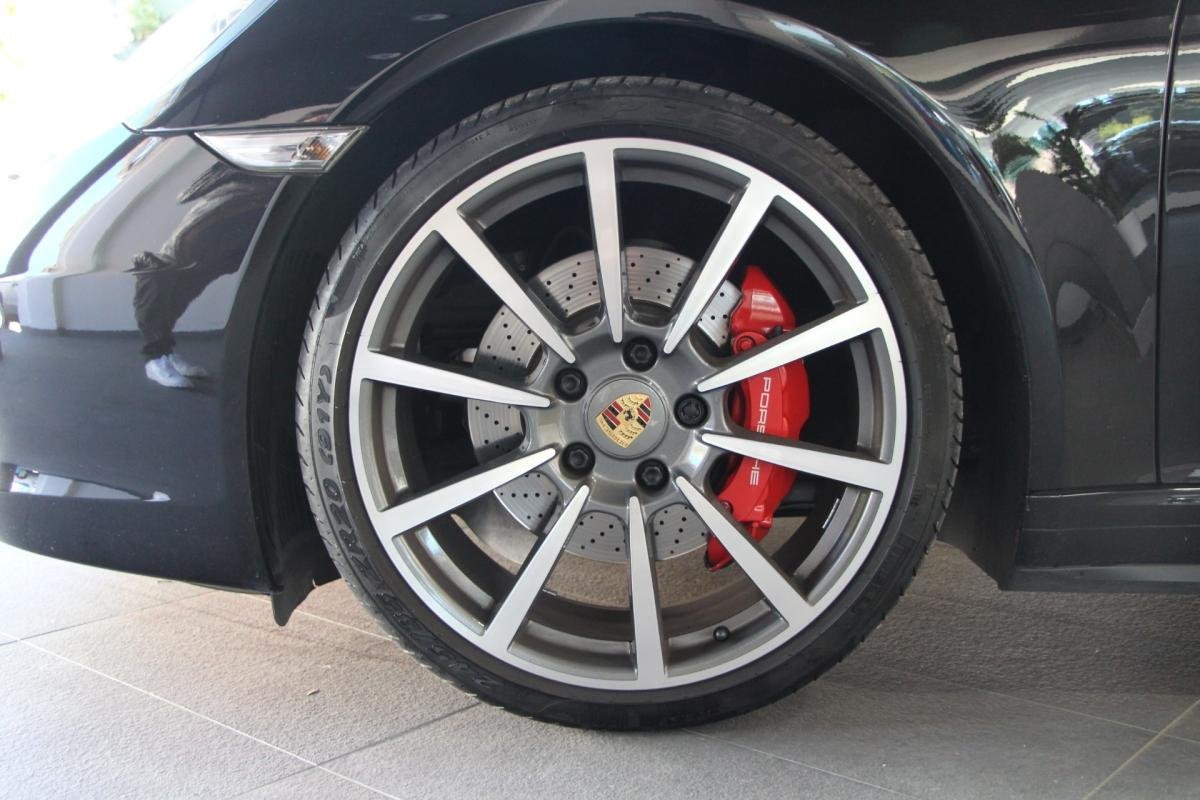 Porsche 911 - Photo 32
