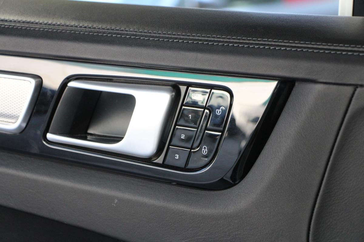 Porsche Cayenne - Photo 17