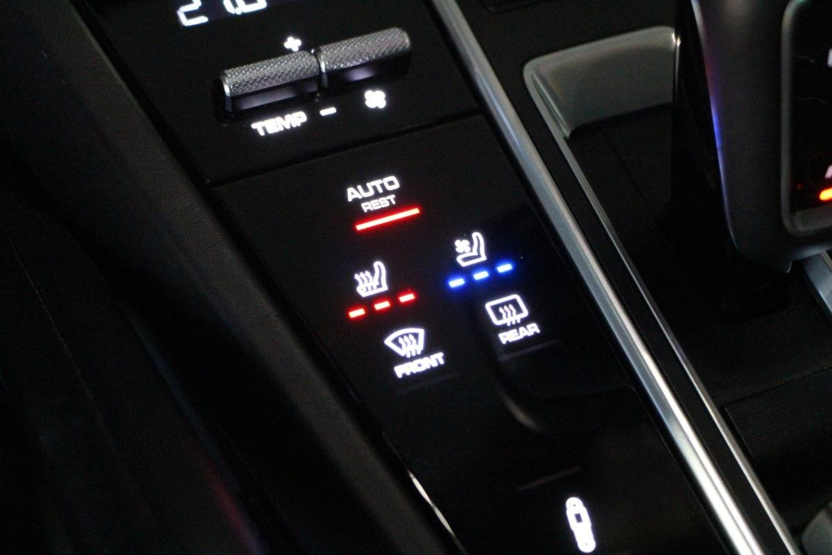Porsche Cayenne - Photo 18