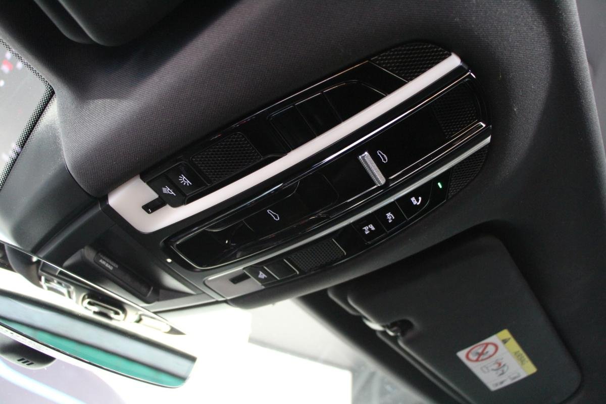 Porsche Cayenne - Photo 23