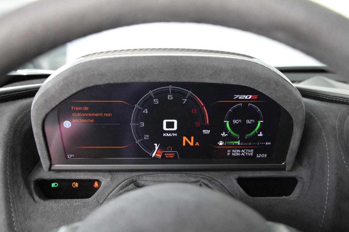 McLaren 720S - Photo 25