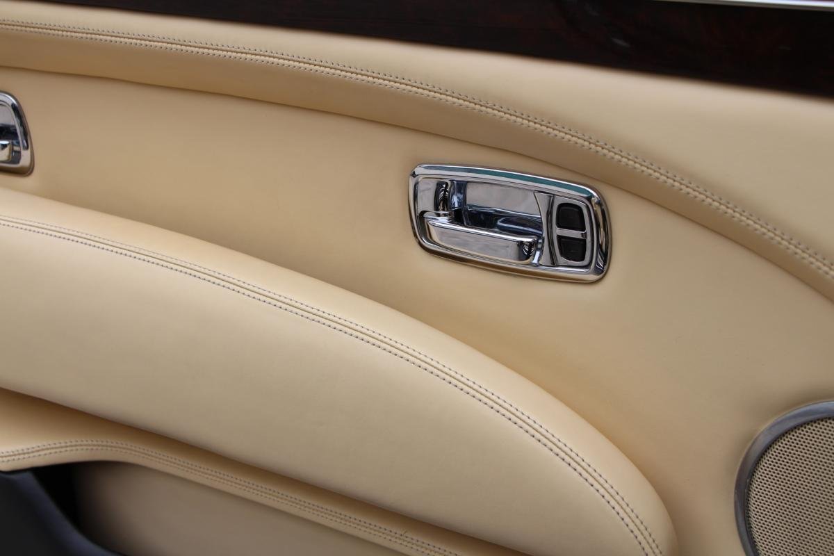 Bentley Azure - Photo 20