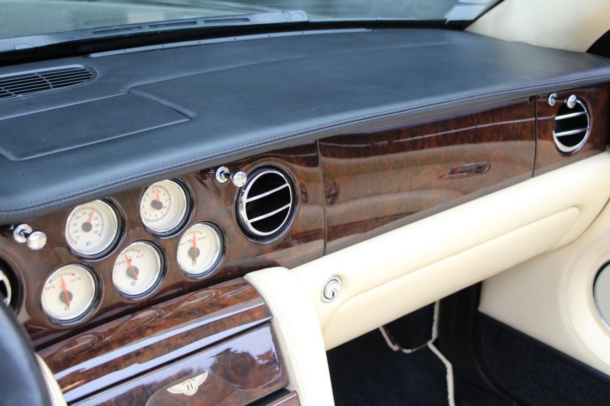 Bentley Azure - Photo 23