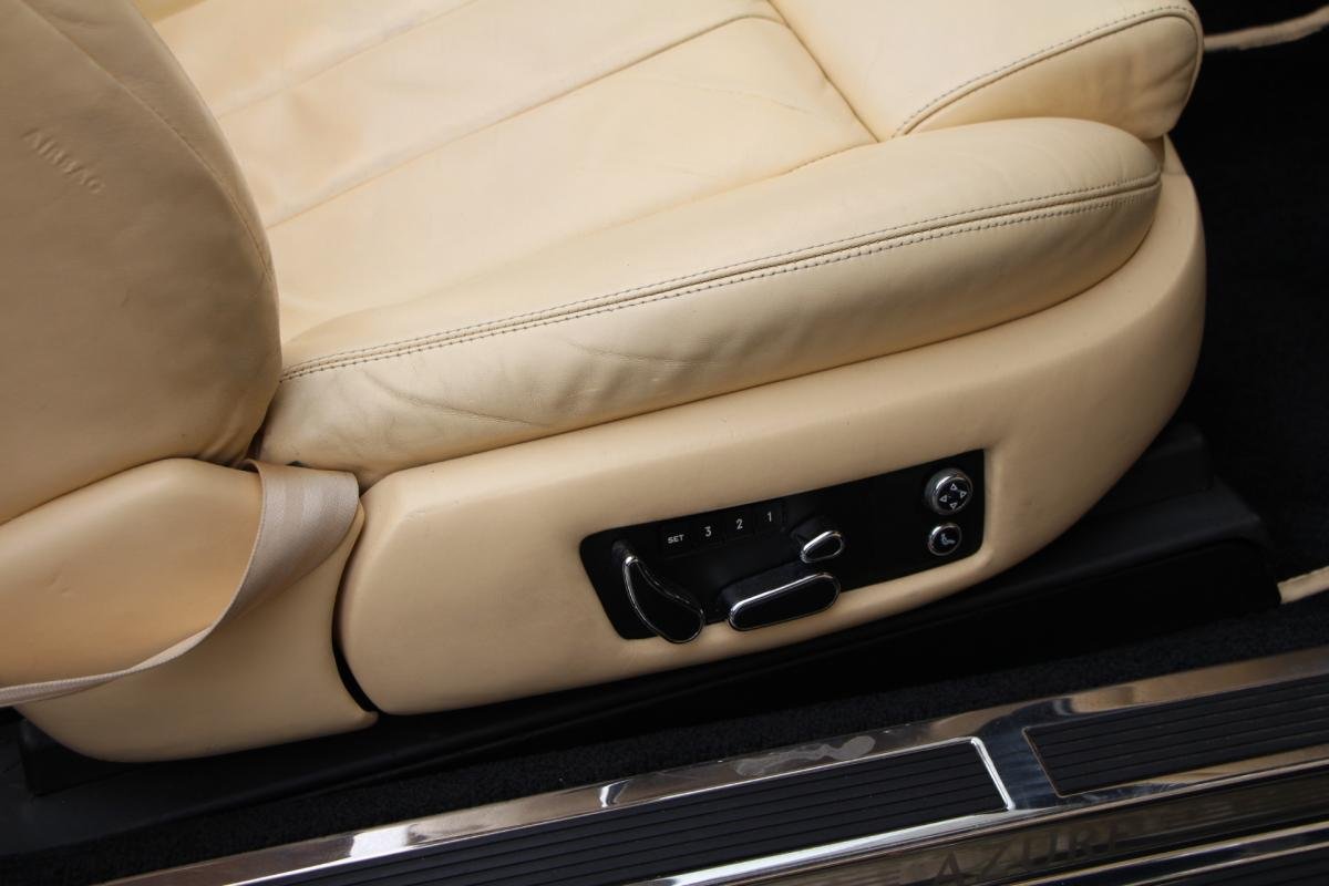 Bentley Azure - Photo 27