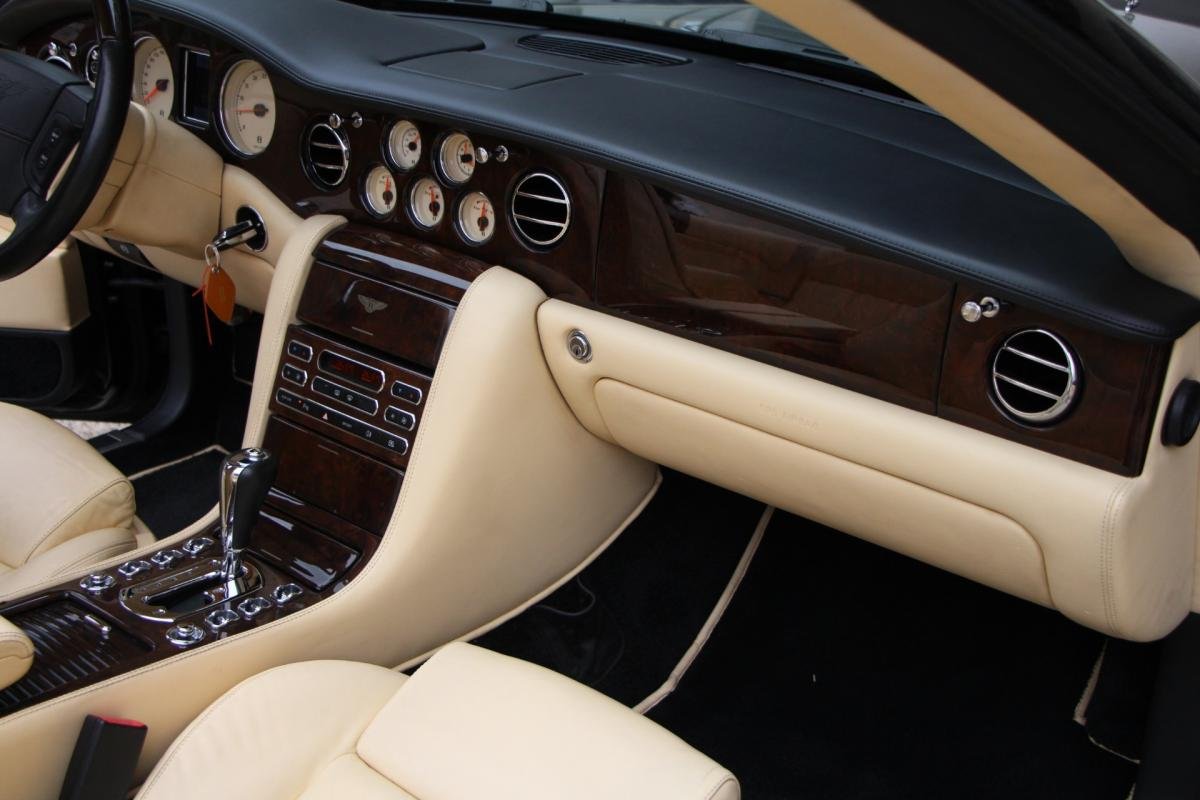 Bentley Azure - Photo 28