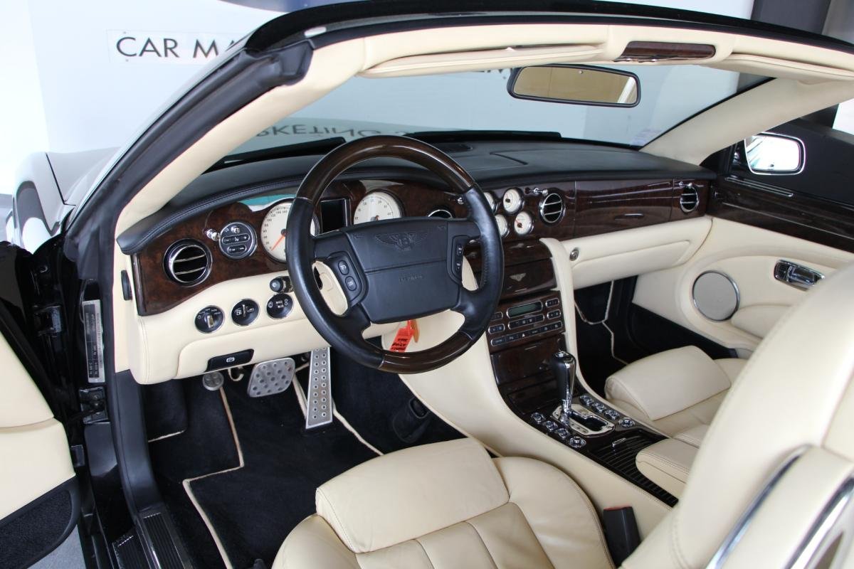 Bentley Azure - Photo 6
