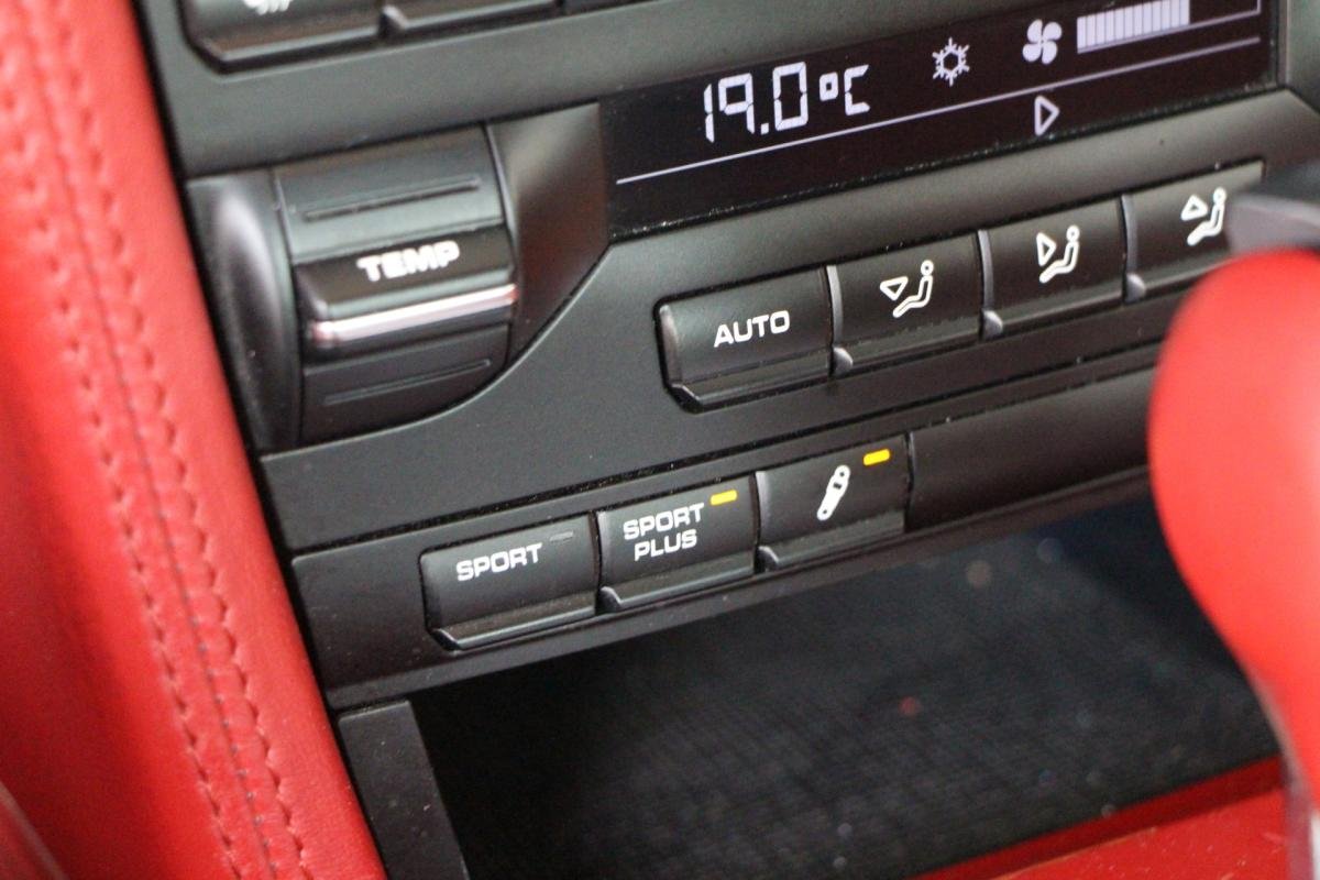 Porsche 911 - Photo 20