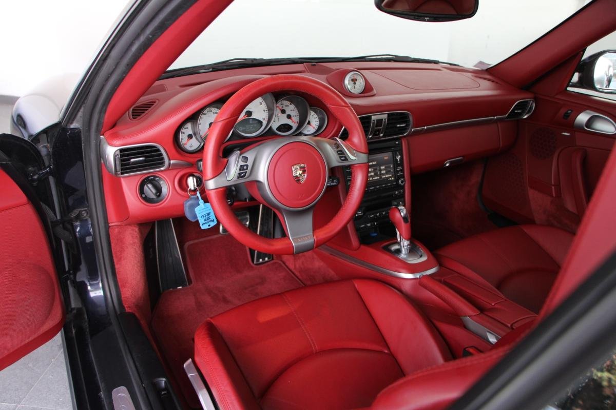 Porsche 911 - Photo 8