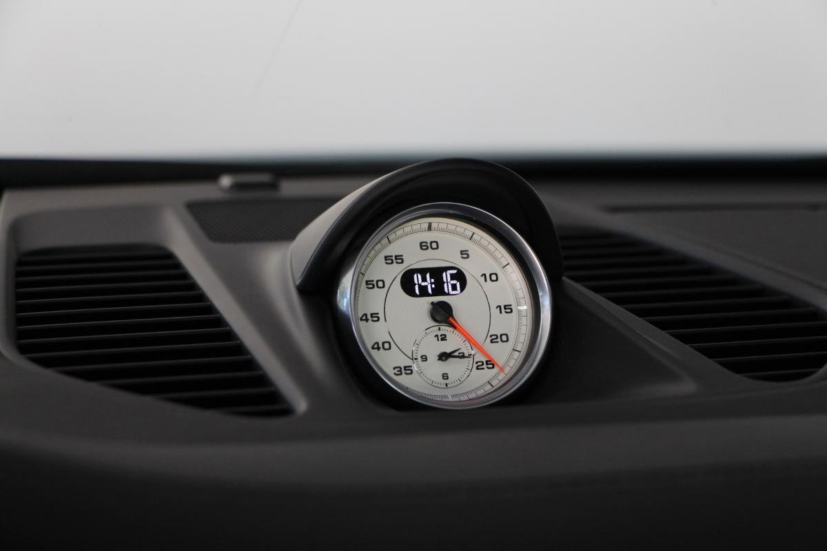 Porsche 911 - Photo 16