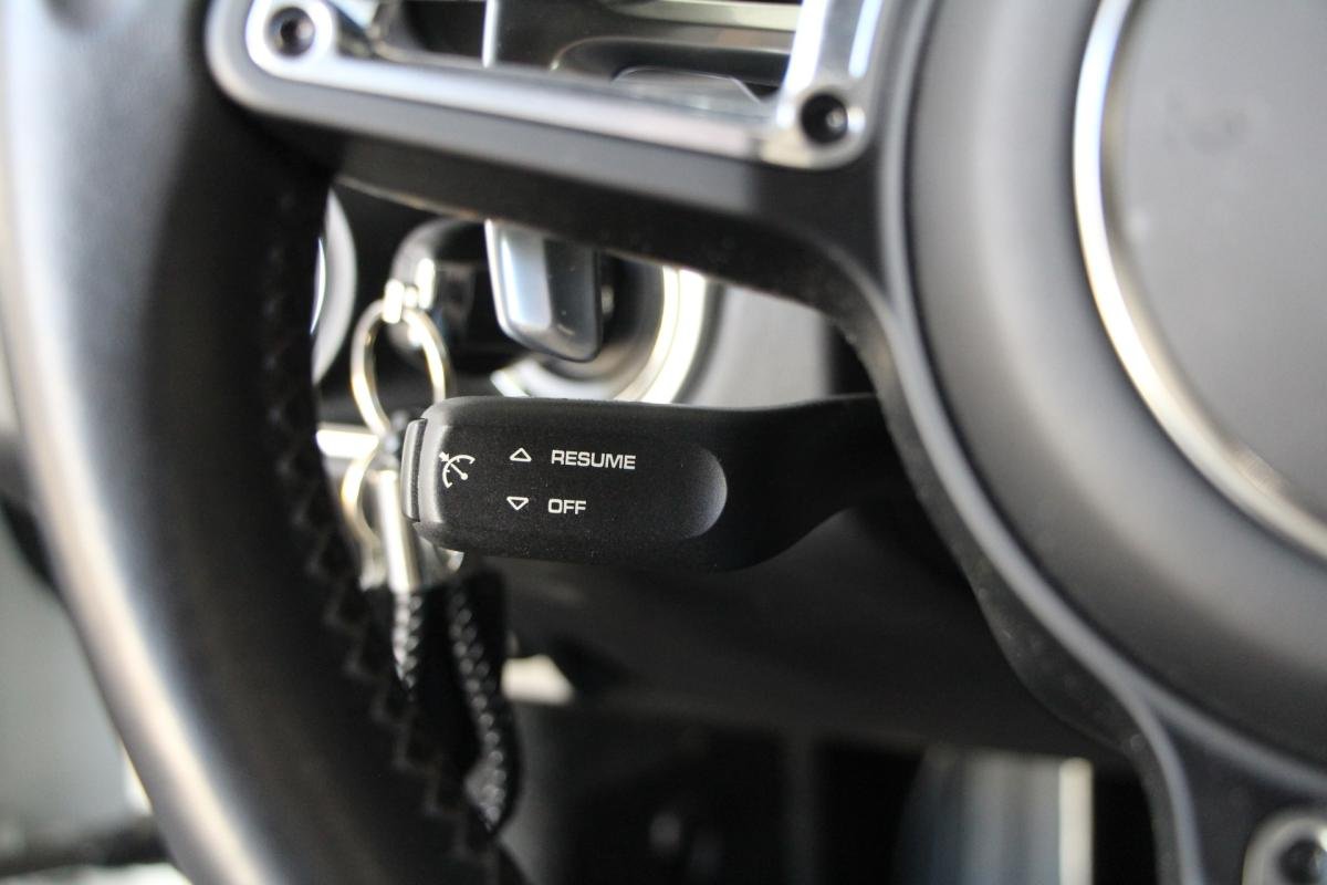 Porsche 911 - Photo 18