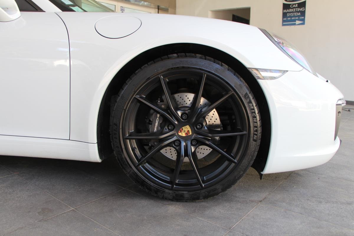 Porsche 911 - Photo 6
